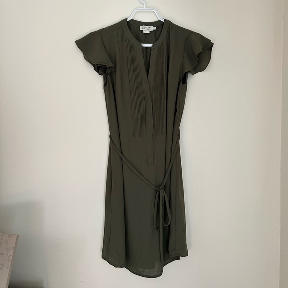 Molly Bracken Green Flutter Sleeve Wrap Midi Dress - Picture 2 of 5